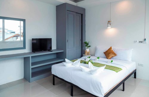 Patong Hotel | LimeTree Loft Guesthouse