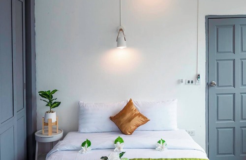 Patong Hotel | LimeTree Loft Guesthouse