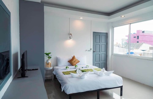 Patong Hotel | LimeTree Loft Guesthouse