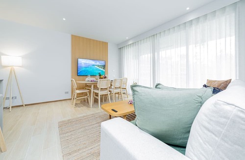 Bang Tao Apartment | Beachside 2BR 200 m to BangTao beach