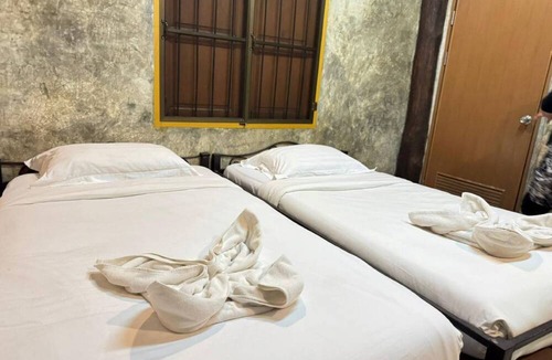 Old City Hotel | Collection O Baan Elephant Home