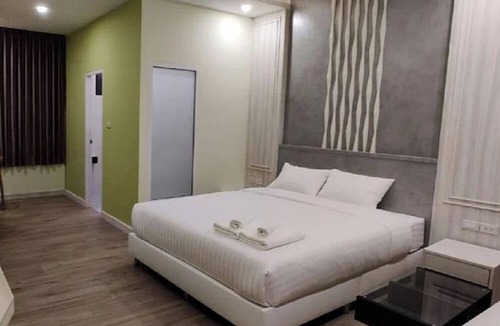 Ban Lam Rua Taek Apartment | 2M Place Apartment