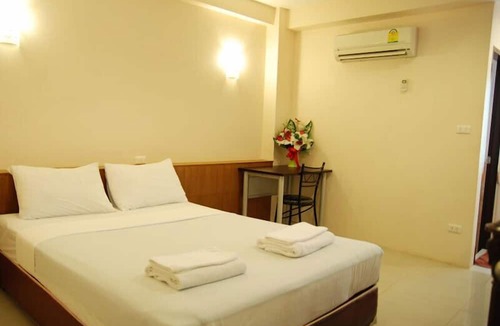 Talat Yot Hotel | Rambuttri House
