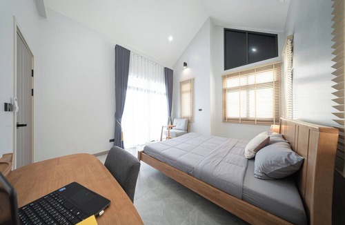 Nikhom Phatthana Hotel | Songmee Pool Villa Nikompattana