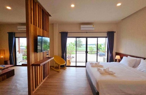 Bung Khong Long Hotel | Zenery Lake Resort