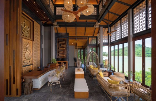 Siray Hotel | Sinae Phuket Luxury Hotel