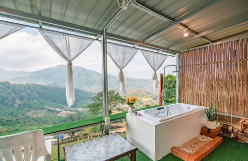 Pong Yaeng Resort | Long hug khao homestay