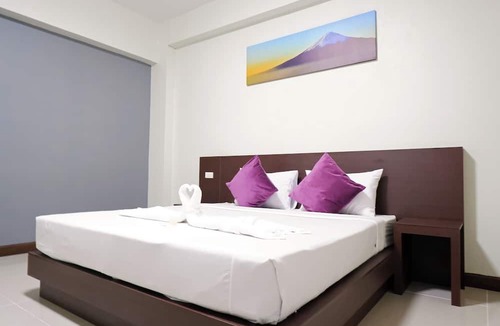 Chiang Mai Hotel | C Room Extra (Mai Samakkhi 15) by Choktawee