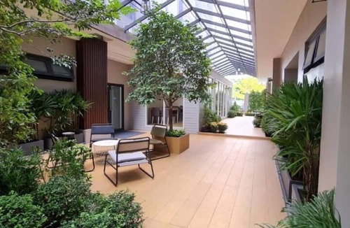 Bang Phlat Hotel | 35 Bow Hotel