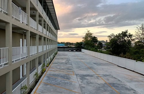 Phetchaburi Hotel | The Peachhotel