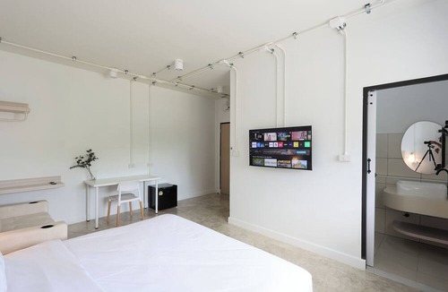 Talat Yai Hotel | LFOUR