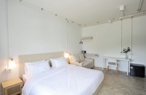 Talat Yai Hotel | LFOUR