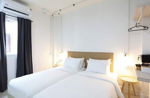 Talat Yai Hotel | LFOUR