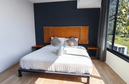 Mae Pong Villa | Brick Box Pool Villa & Café