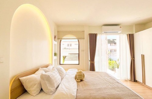 Chang Phueak House | Heavenly Hug