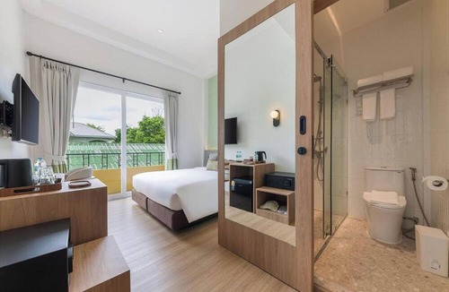 Phra Nakhon Hotel | Upstairs at Ton Ton