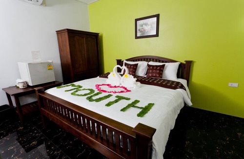 Khuekkhak Hotel | The Mouth Resort