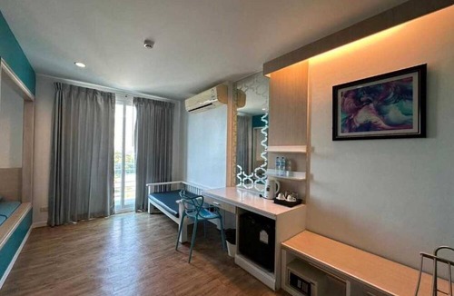 Na Chom Thian Hotel | Sunday Beachfront View Jomtien Pattaya