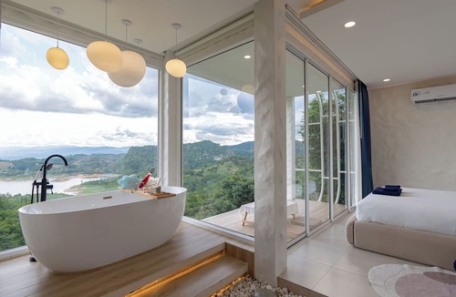 Mae Suai House | Make me see cloud
