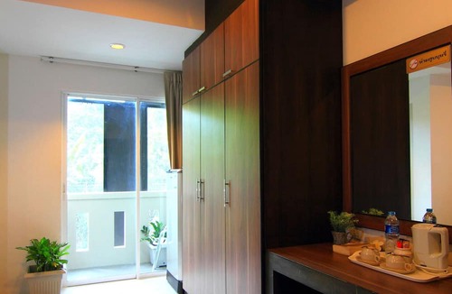 Talat Nuea Hotel | Cool Residence