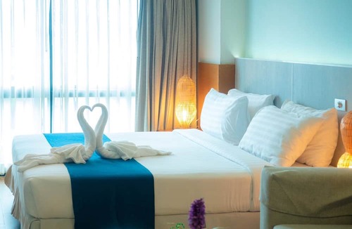 Noen Phra Hotel | Crystal Jade Hotel