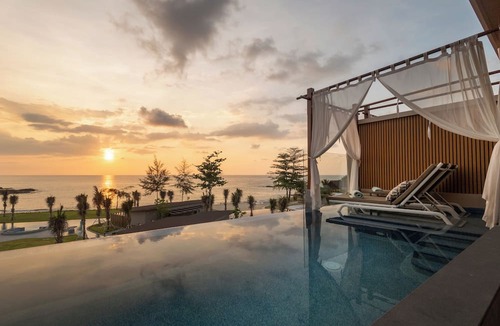 Khuekkhak Hotel | The Little Shore Khao Lak by Katathani