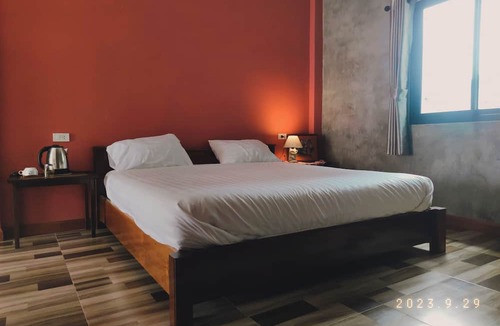 Ban Pong Hostel | BaanPaa Resort