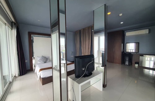 Na Chom Thian Hotel | Sunday Sand Beach Pattaya