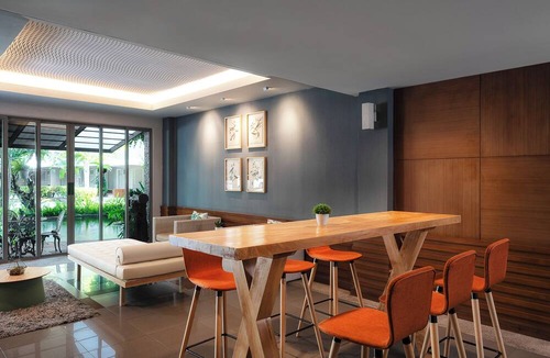 Talat Nuea Hotel | Pattra Mansion by AKSARA Collection