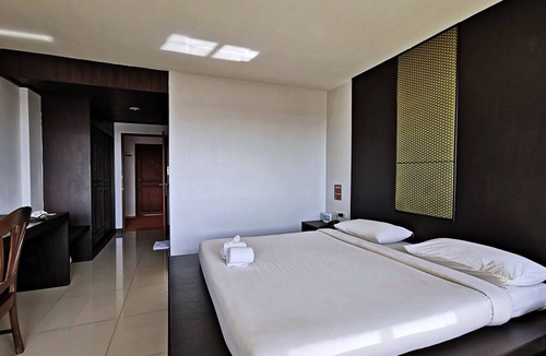 Chumphon Hotel | Nana Buri Hotel