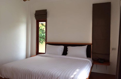 Chum Het Hotel | Lemon Resort