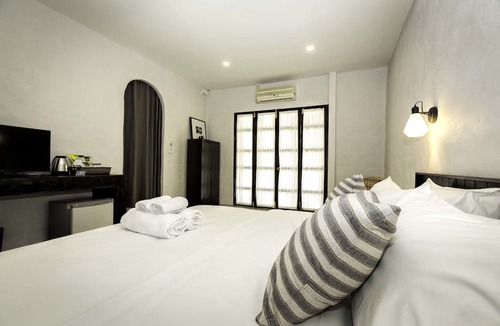 Chang Phueak Hotel | Chotana Villa