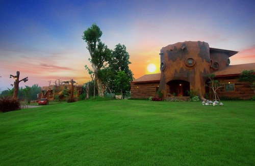 Tha Khoei Hotel | Timberland and Fruit Resort