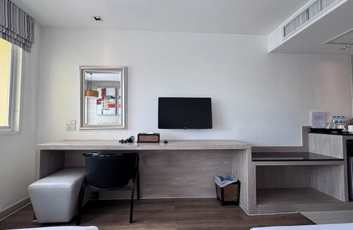 Wat Bowon Niwet Hotel | Methavalai Residence