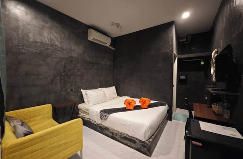 Saladan House | La Chambre at Lanta