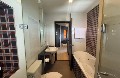 Khlong Ton Sai Apartment | Palette Bella B All Suites Bangkok Hotel