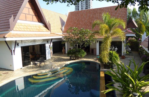 Rayong Villa | VIP Chain Resort Pool Villa