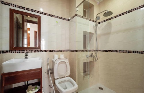 Chamkar Mon Condo | Cozy 1BR condo with hardwood floors and rooftop sunset garden in Phnom Penh