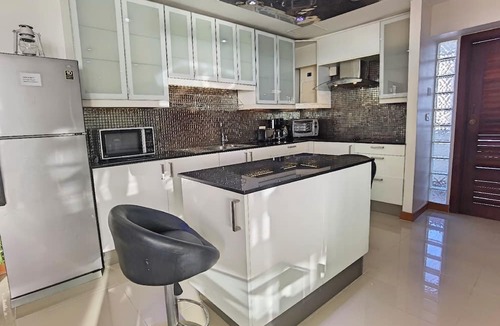 Jomtien Apartment | Jomtien beach center point, direct sea-view, THE best location!