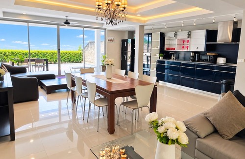 Kathu House | 5 bedroom & bathroom, Golf view villa, near Patong. Peacful & private.