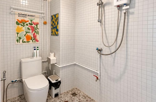 Khlong San House | Yaimak, 8 Bedroom GIANT Chinatown Building, over 6000sqft!