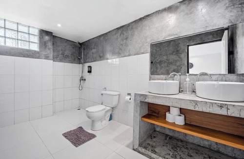 Kathu House | 4 bedroom & bathroom pool villa, with golf view. Only 7km to Patong