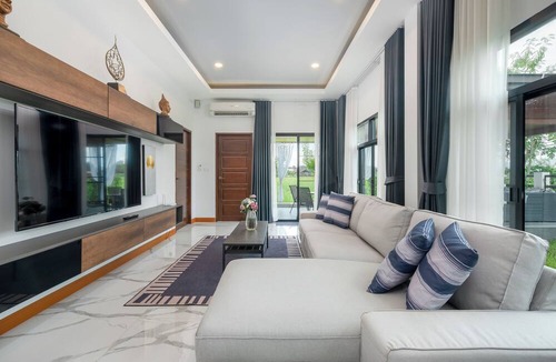 Luang Nuea Villa | The garden pool villa resort at doisaket