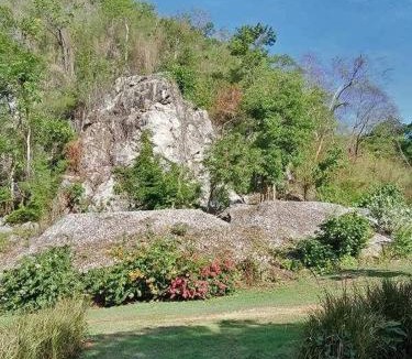 Tha Sao Resort | Baanrai Saiyoknoi Resort