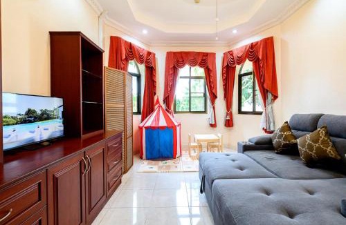 Nong Prue Villa | Luxury 5BR Spanish Villa East Pattaya (EP1)