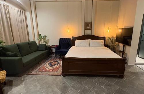 Chakkrawat Apartment | Churs Garden Entire House