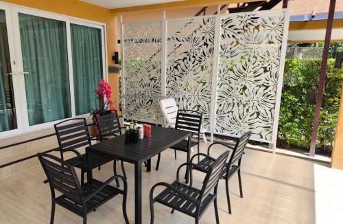 Klong Son Villa | 4 Bedroom Deluxe Beach Villa 21C, Blue Haven Bay Resort