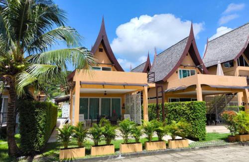 Klong Son Villa | 4 Bedroom Deluxe Beach Villa 21C, Blue Haven Bay Resort