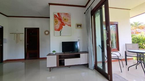 Mae Nam Ski Chalet | Ananda Resort, Villa 4 in Maenam Jungle