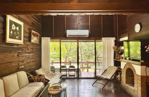 Kanchanaburi Ski Chalet | Cottage upon Tyne คอทเทจริมธาร - Woodland Cabin for 6